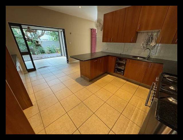 4 BEDROOM HOUSE FOR SALE IN GLEN ERASMIA